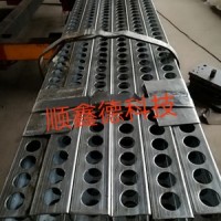 各種冷彎型鋼，沖孔打孔加工