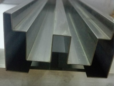 廠家直銷304不銹鋼數(shù)控激光切割剪折刨加工異形多槽對(duì)稱品定制