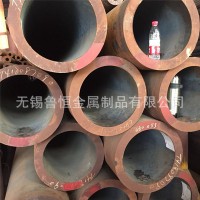 廠家直銷無縫鋼管，現(xiàn)貨供應(yīng)，各種規(guī)格，歡迎洽談，質(zhì)量保證
