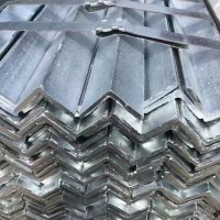 現(xiàn)貨供應幕墻鍍鋅角鋼40*40*4 熱鍍鋅角鐵支架50*50*5角鋼沖孔加